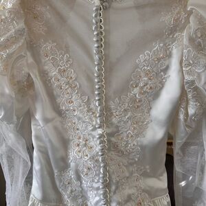 1989 VINTAGE Silk Satin Lace Wedding Gown